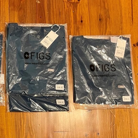 FIGS Catarina™ One-Pocket Scrub Top (Deep Reef) - Picture 8 of 8